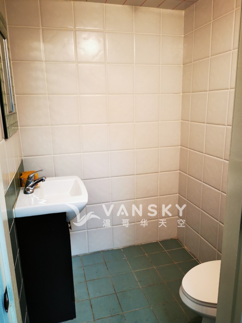 260818215659_interior 5.jpg